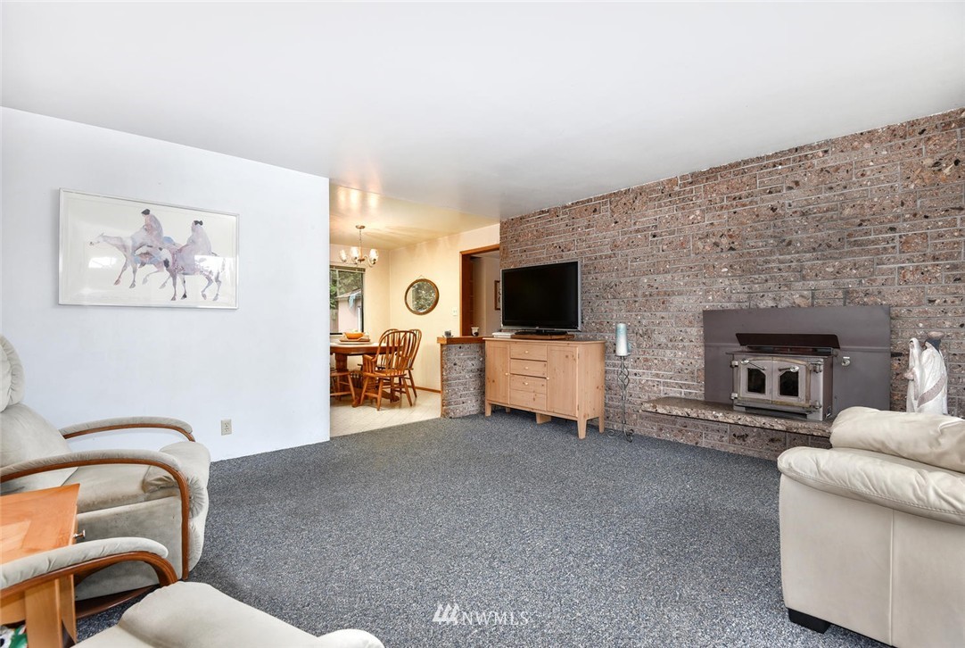 3801 Northeast 9th Court Renton, WA 98056 - Photo 5 of 22