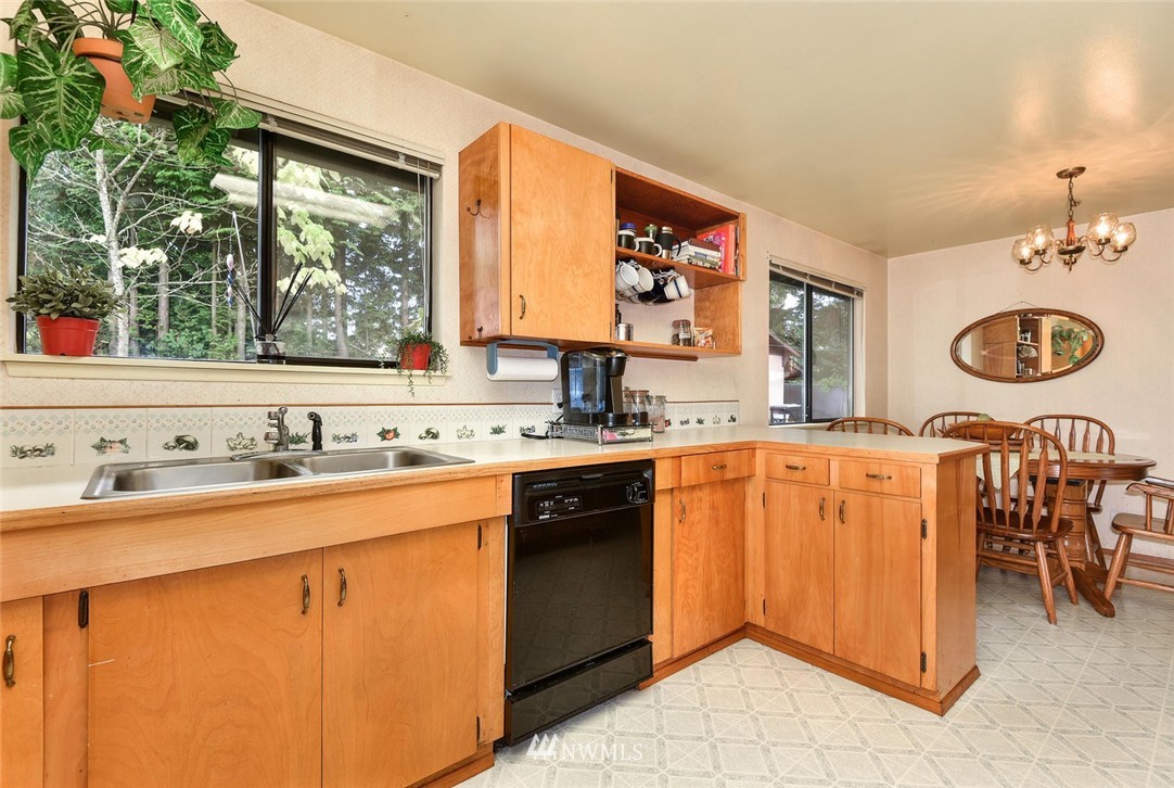 3801 Northeast 9th Court Renton, WA 98056 - Photo 9 of 22