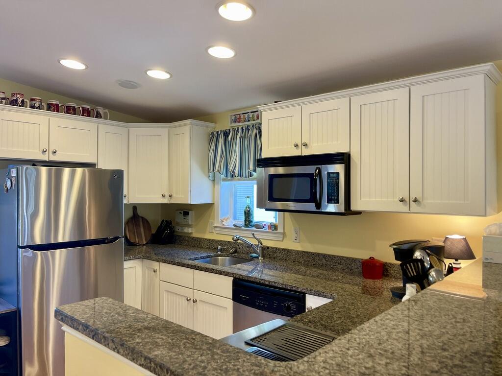 412 Post Road, Unit 285 Wells, ME 04090 - Photo 4 of 34 B8F0E644-92CF-4B3C-81F6-6E8D4CCD63BE_1_1