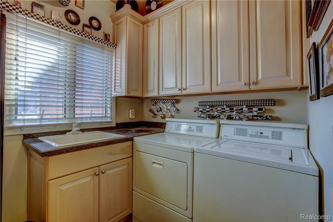 23133 Meadowbrook Road Novi, MI 48375 - Photo 15 of 26 016-23133MeadowbrookRd-Novi-MI-48375-full.jpg