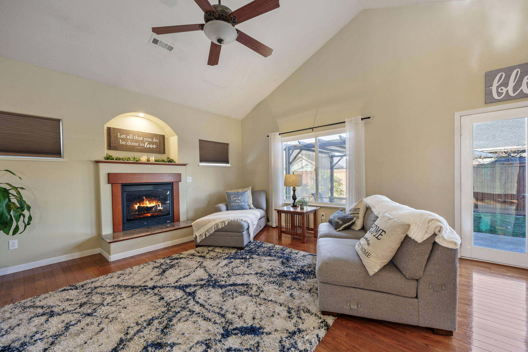 2197 Jeremy Street Central Point, OR 97502 - Photo 23 of 52 Gas Fireplace