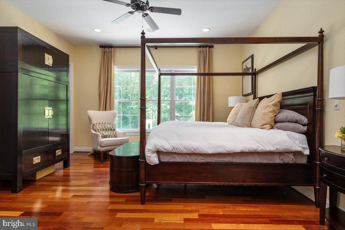 860 Governor Bridge Road Davidsonville, MD 21035 - Photo 27 of 68 Main level guest bedroom
