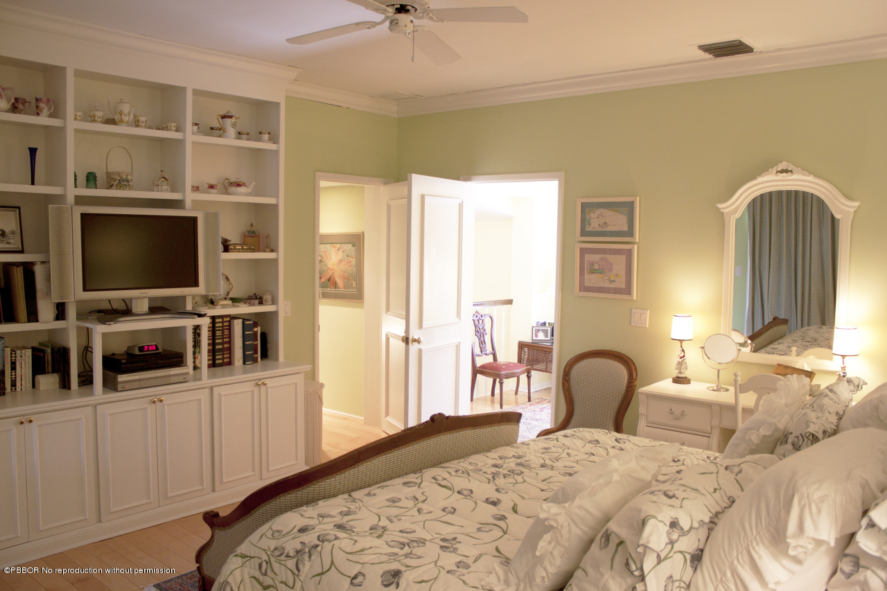 202 Kenlyn Road Palm Beach, FL 33480 - Photo 11 of 16 Guest room