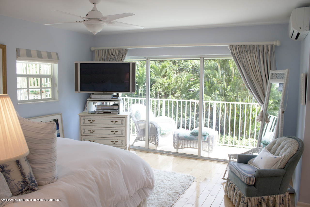 202 Kenlyn Road Palm Beach, FL 33480 - Photo 12 of 16 Master bedroom