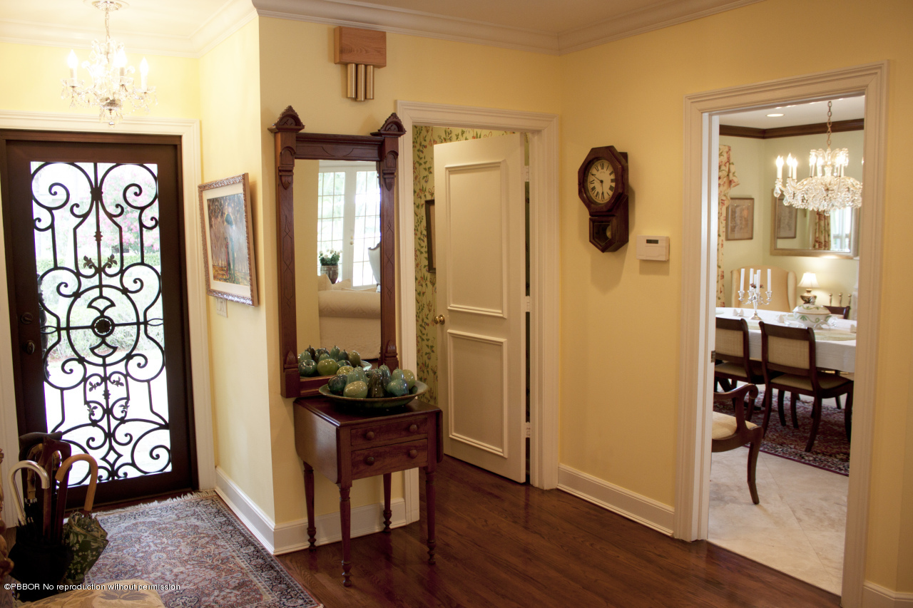 202 Kenlyn Road Palm Beach, FL 33480 - Photo 5 of 16 Entrance foyer