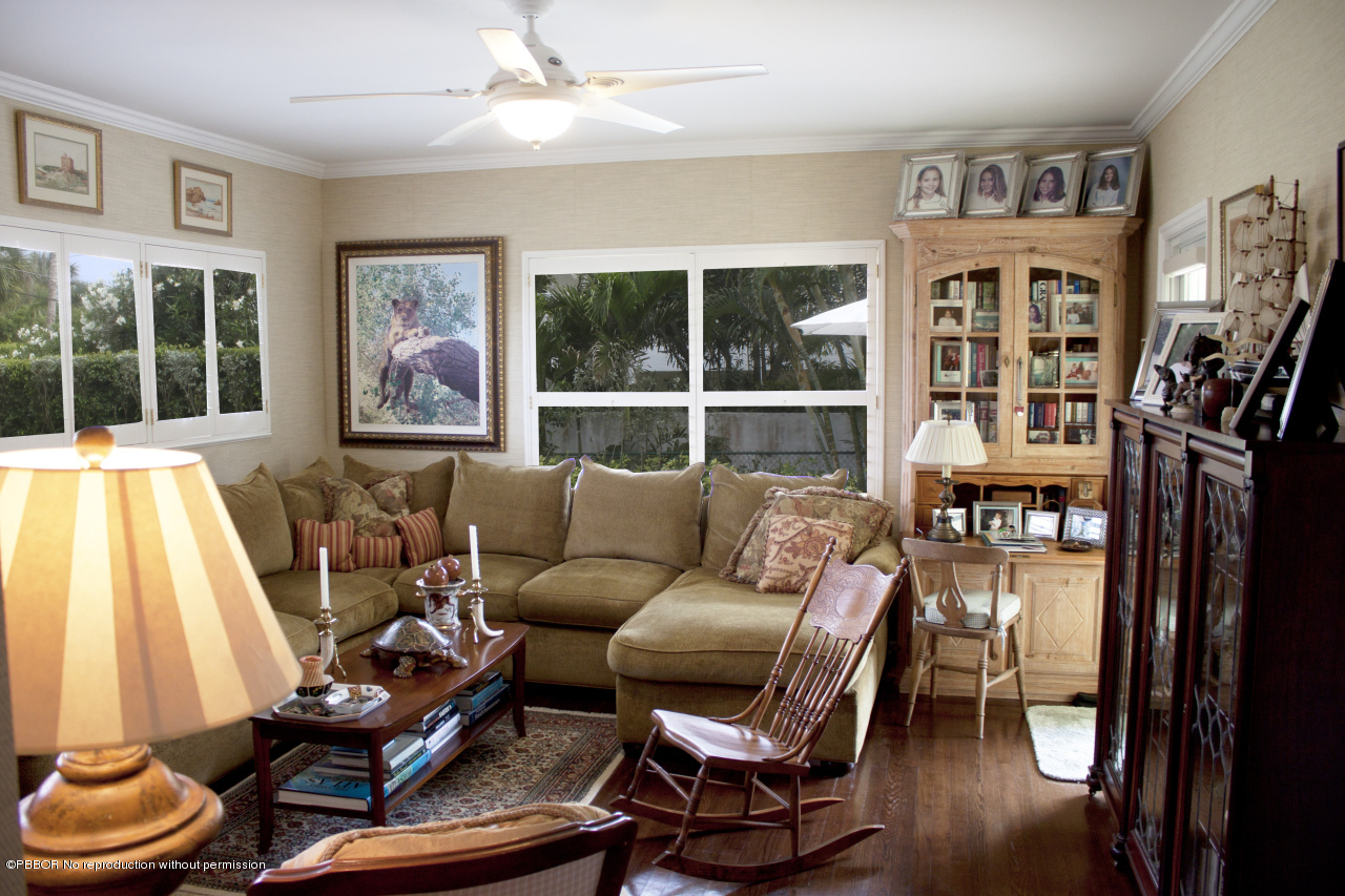 202 Kenlyn Road Palm Beach, FL 33480 - Photo 9 of 16 Library/spare guest room off pool