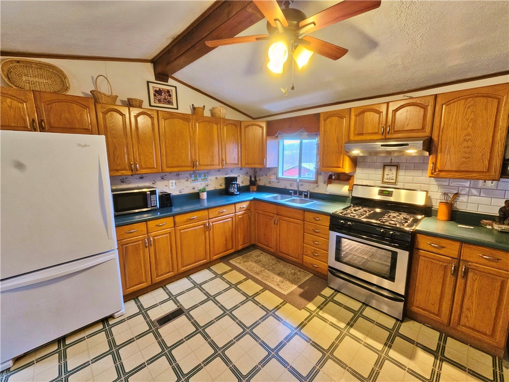 2574 Guyanoga Road Jerusalem, NY 14527 - Photo 6 of 40