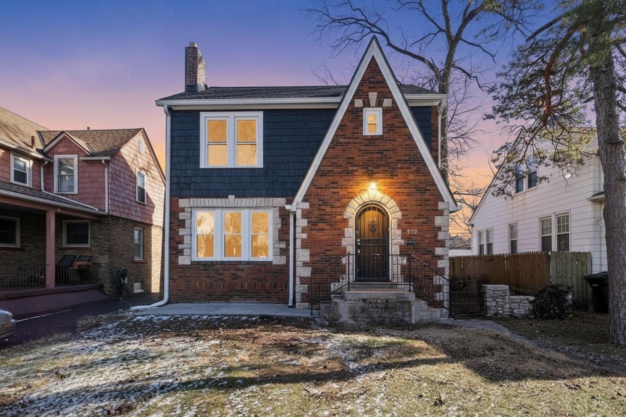 972 Berkeley Road Columbus, OH 43206 - Photo 1 of 20 1-Twilight