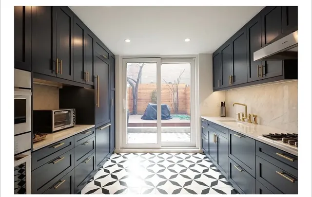 $10,975 | 154 Powers Street | Williamsburg