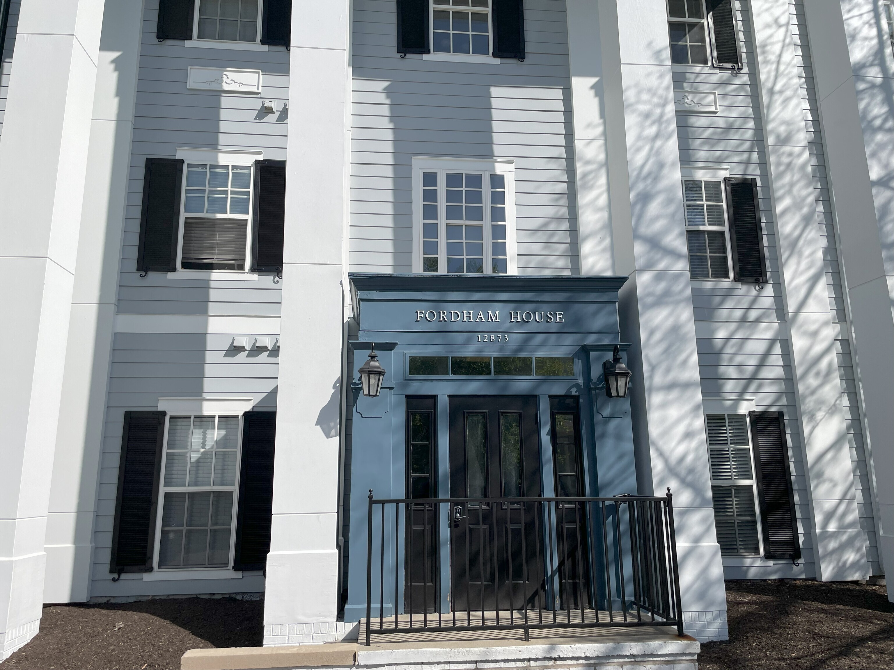 12873 Tradd Street, Unit 2B, Carmel, IN 46032 Compass