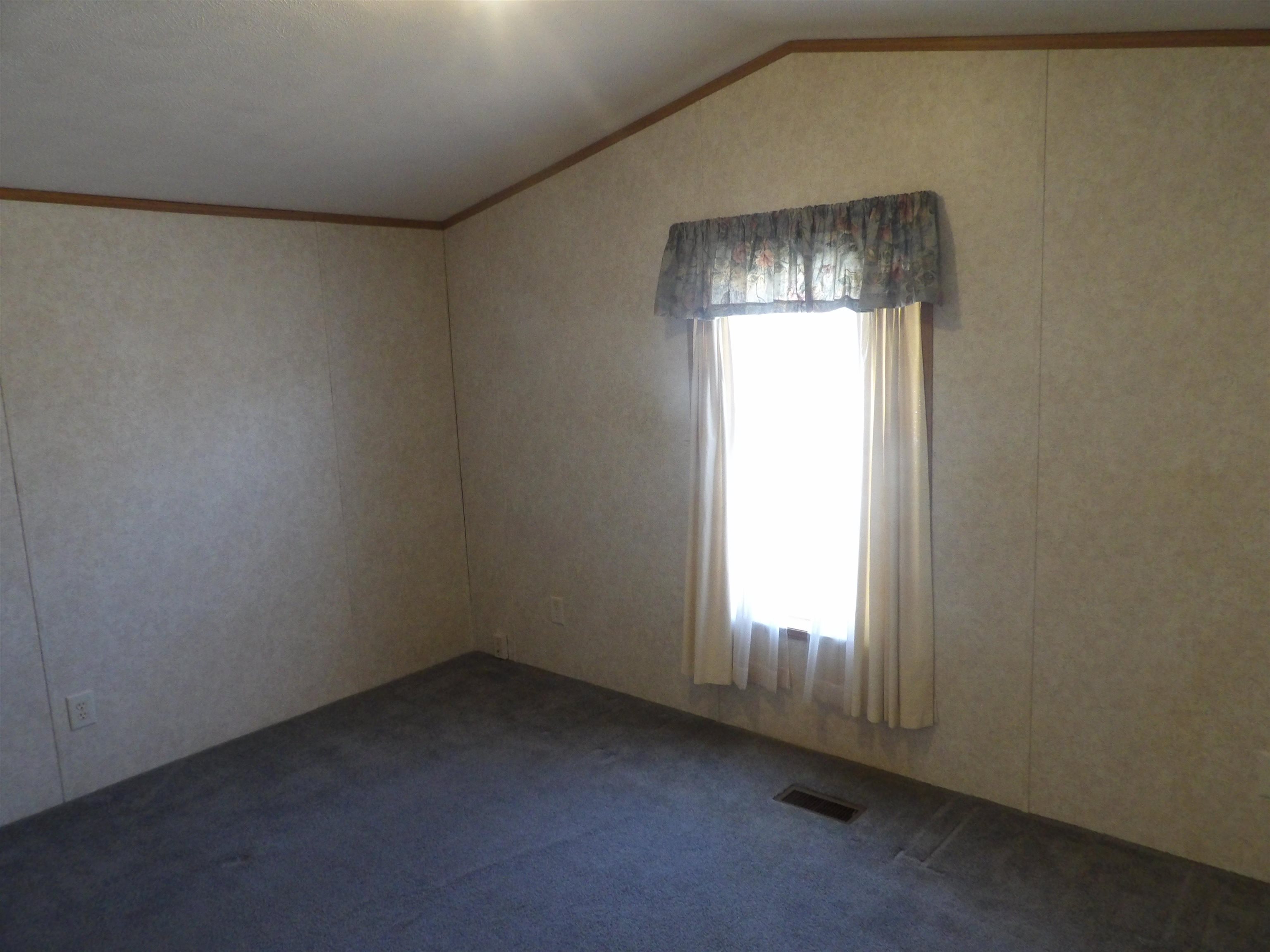 4 Gusty Road, Unit 22/11 Tilton, NH 03276 - Photo 20 of 30
