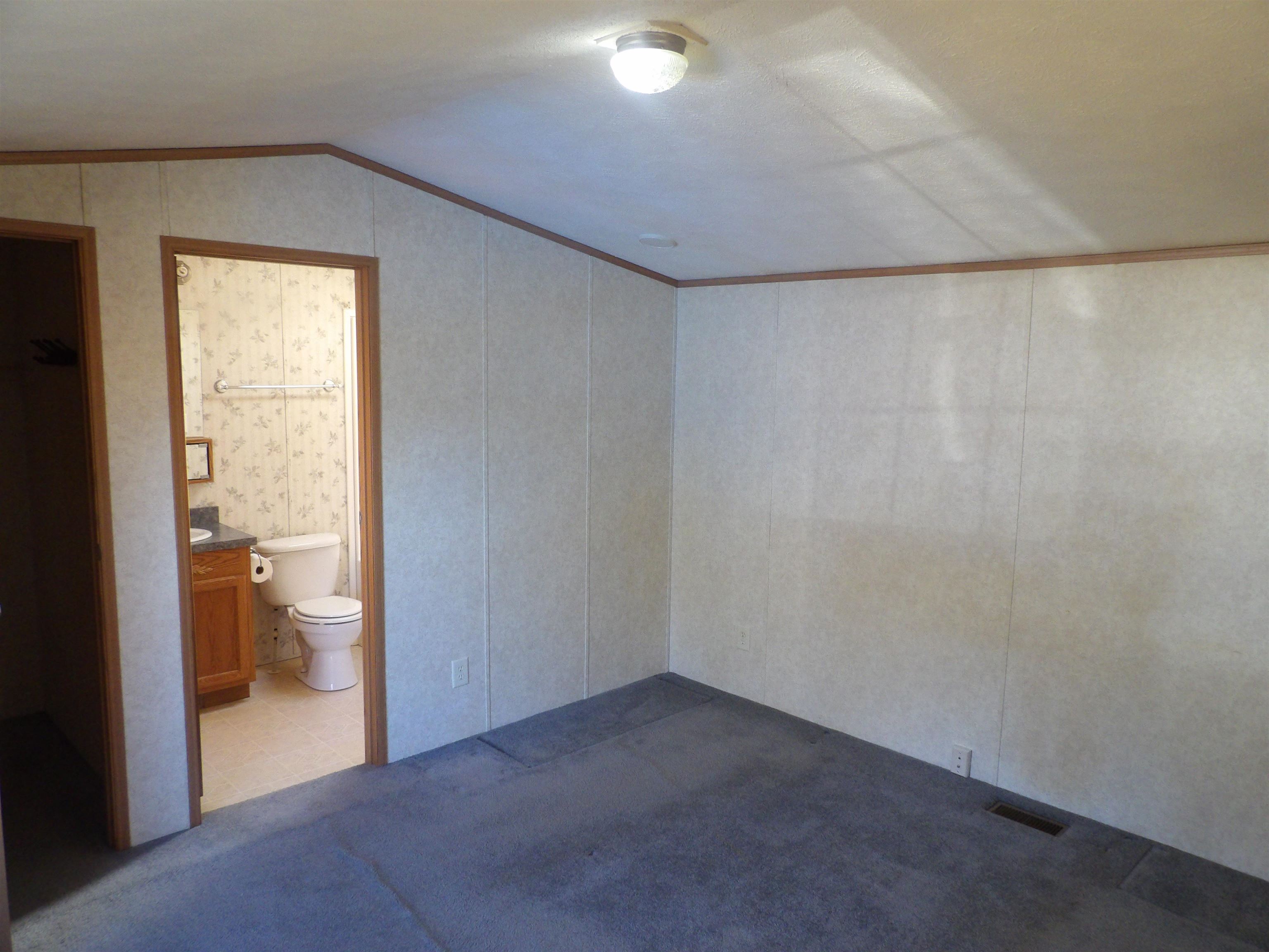 4 Gusty Road, Unit 22/11 Tilton, NH 03276 - Photo 9 of 30