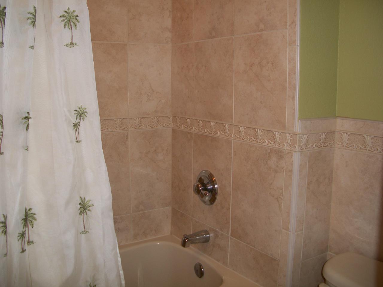 40 Treasure Road Marathon, FL 33050 - Photo 12 of 16 Guest Shower