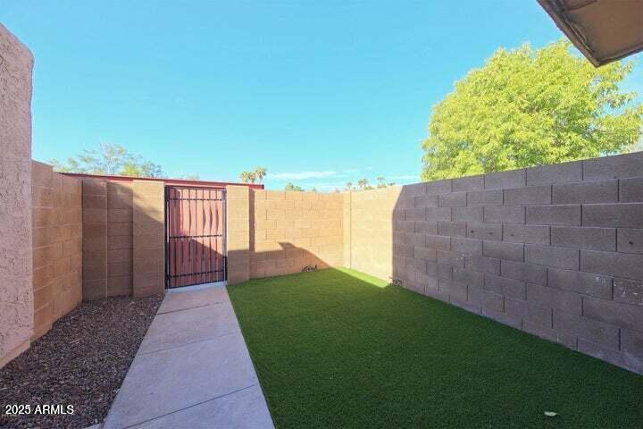 600 South Dobson Road, Unit 69 Mesa, AZ 85202 - Photo 23 of 24 a view of a backyard