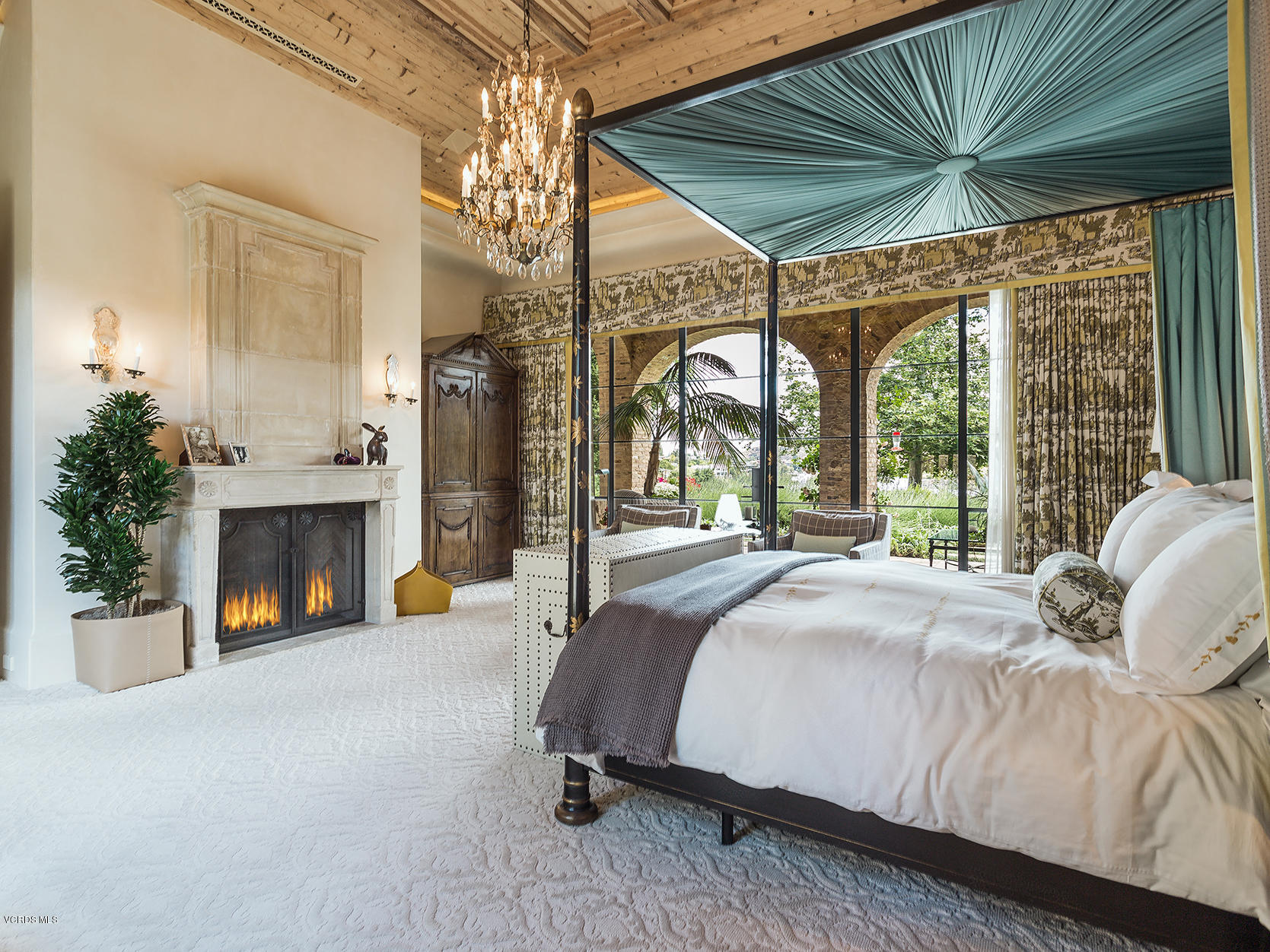 100 West Potrero Road Thousand Oaks, CA 91361 - Photo 25 of 67 a bed sitting in a bedroom next to a window