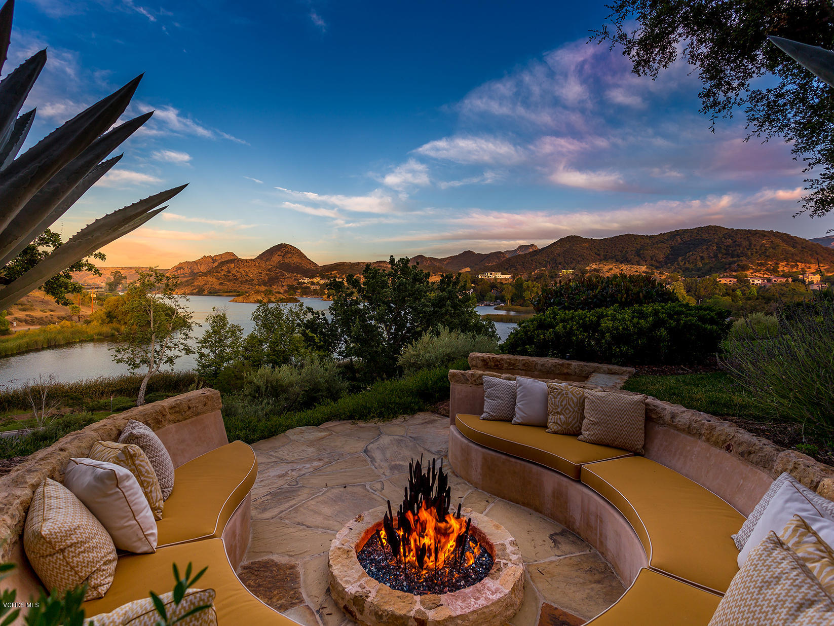 100 West Potrero Road Thousand Oaks, CA 91361 - Photo 62 of 67 a view of a couches in a patio