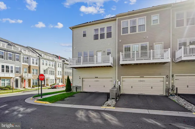 $670,000 | 2073 Alder Lane, Dumfries, VA 22026