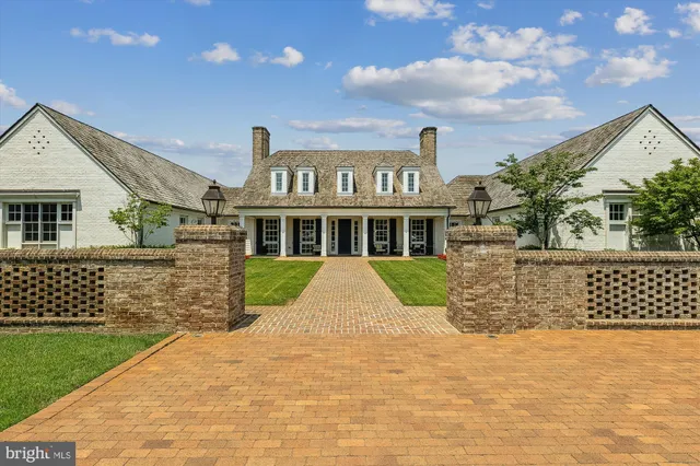 $670,000 | 2073 Alder Lane, Dumfries, VA 22026