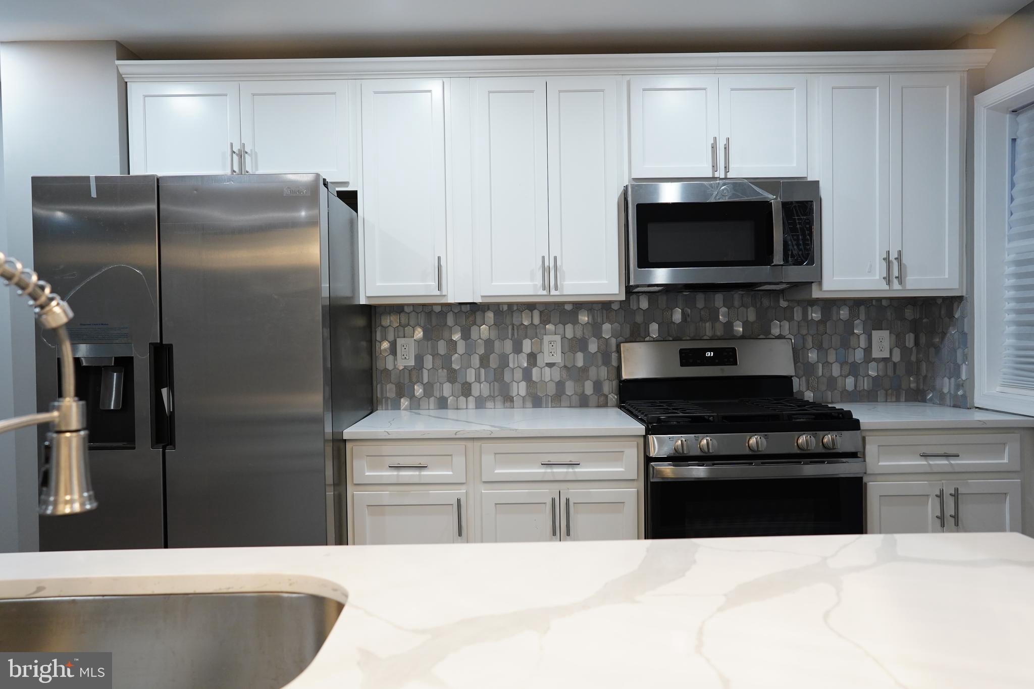 2027 Ramblewood Road Baltimore, MD 21239 - Photo 6 of 38