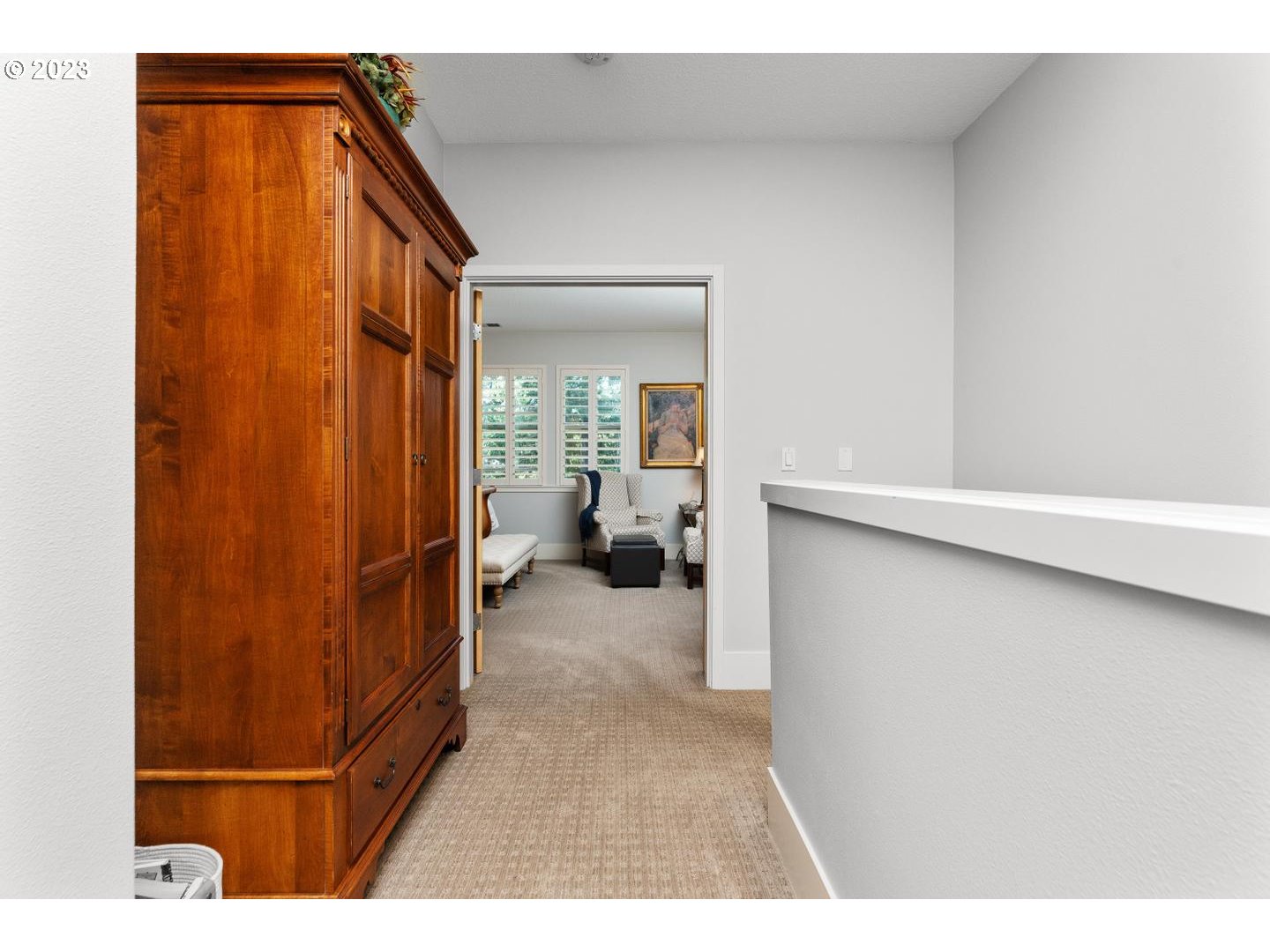 10037 Southwest Morrison Street Portland, OR 97225 - Photo 20 of 48 Hallway