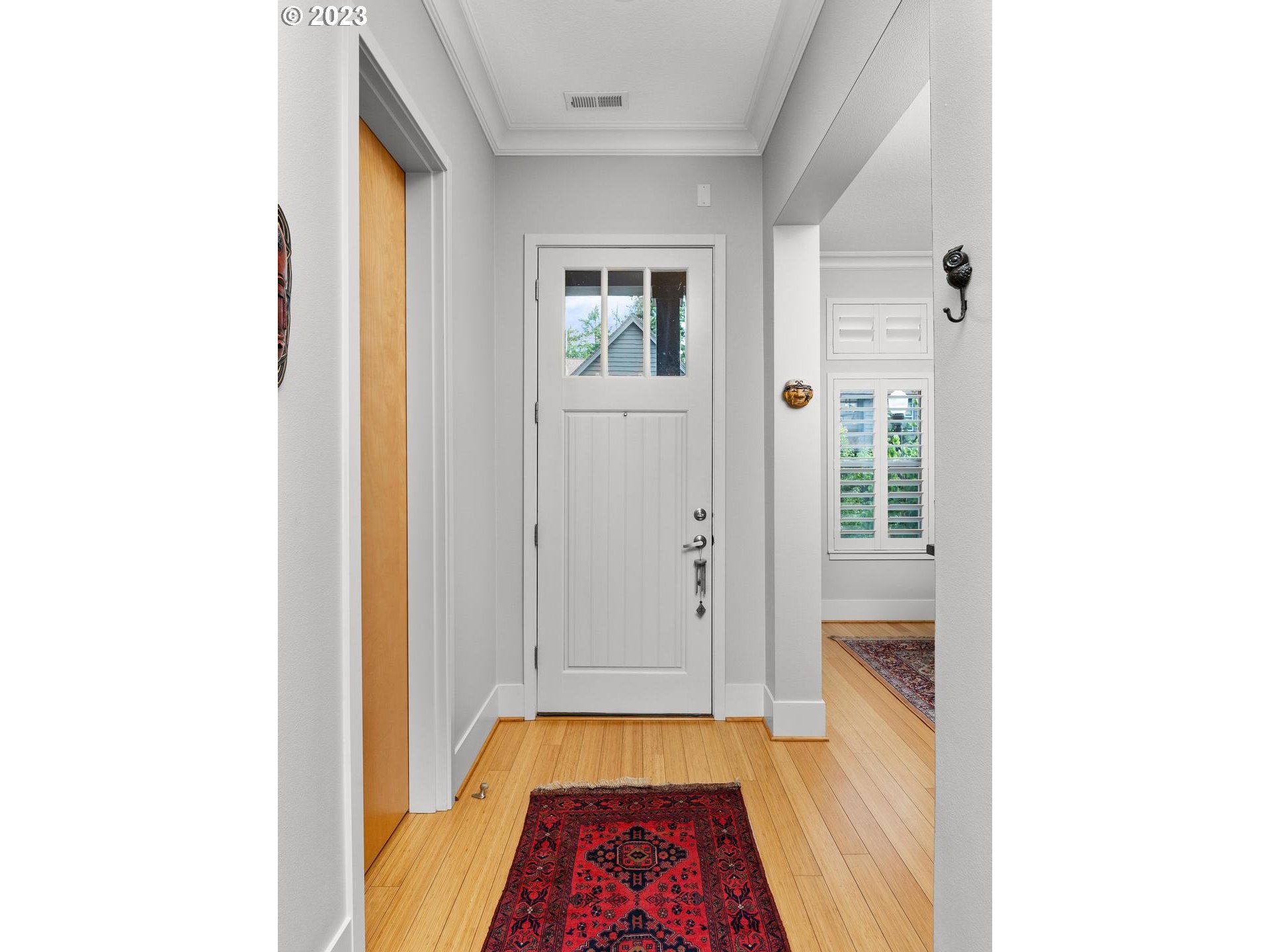 10037 Southwest Morrison Street Portland, OR 97225 - Photo 4 of 48 Entrance/Foyer