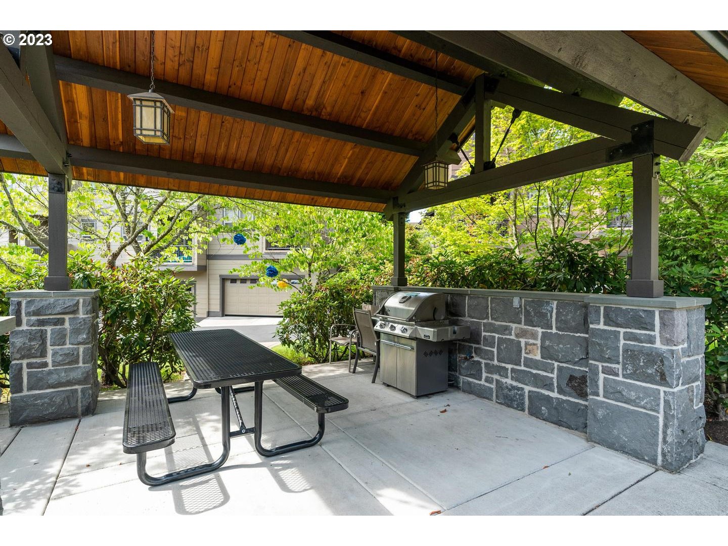 10037 Southwest Morrison Street Portland, OR 97225 - Photo 41 of 48 Community Amenities