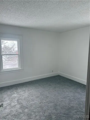 $1,600 | 84 West Hazeltine Avenue, Unit 2, Tonawanda, NY 14217