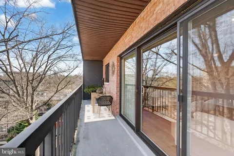 $315,000 | 3210 South 28th Street, Unit 402, Alexandria, VA 22302