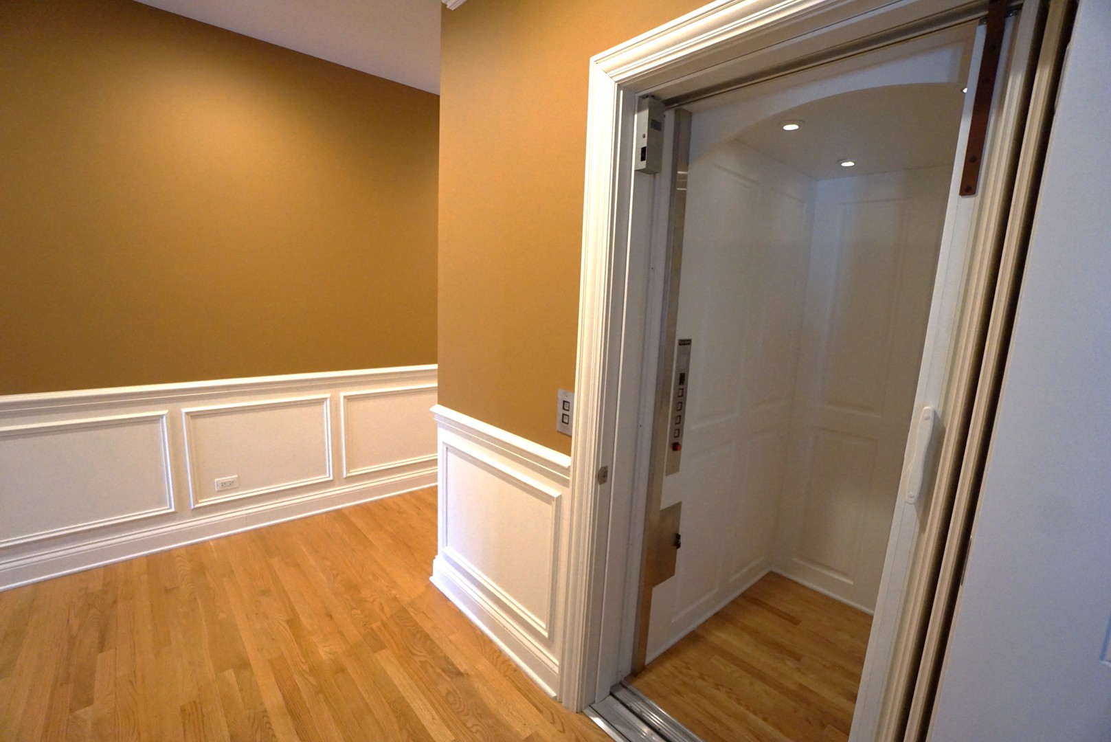 8 North Smith Street Palatine, IL 60067 - Photo 12 of 46 a view of walk in closet