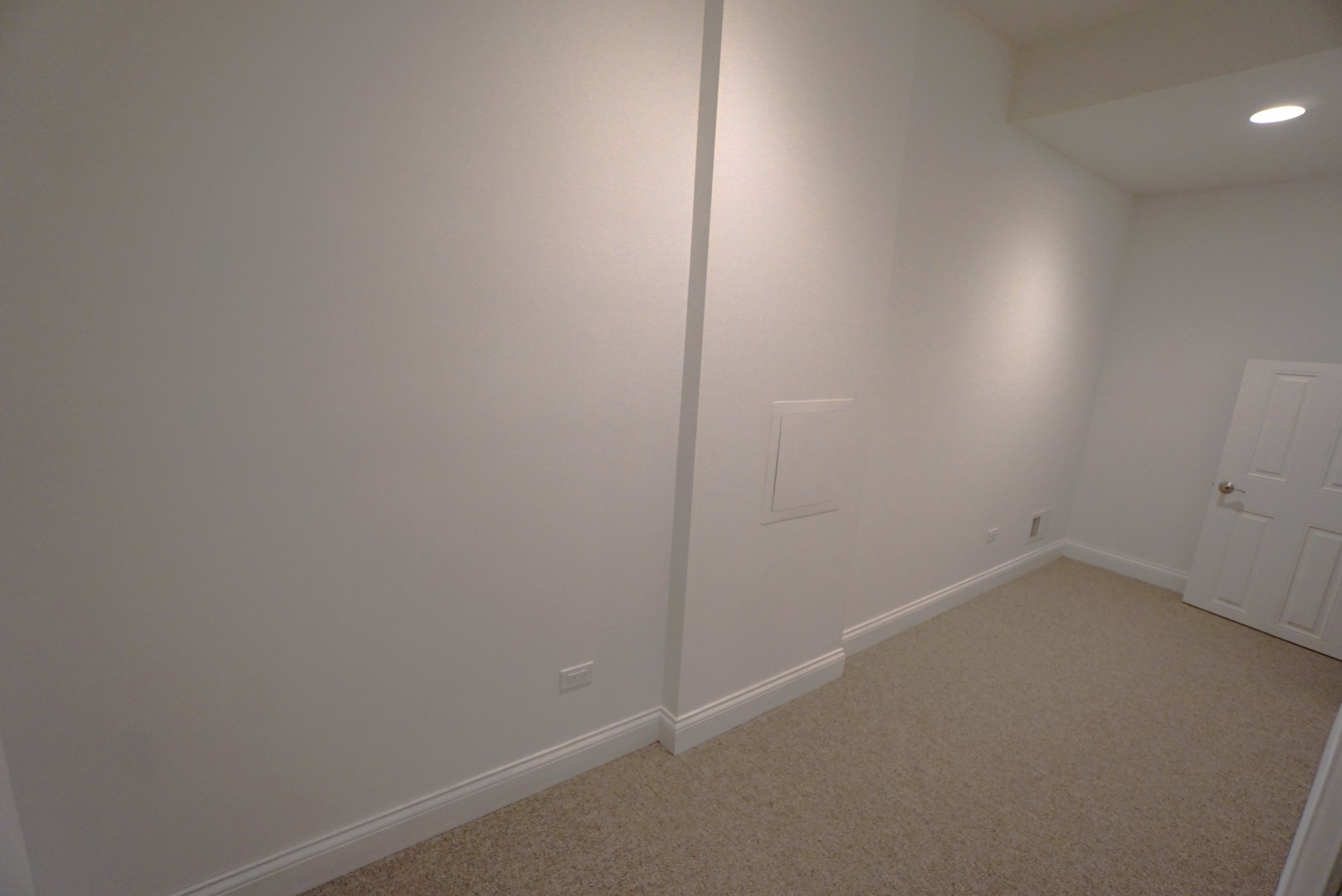 8 North Smith Street Palatine, IL 60067 - Photo 37 of 46 a room that has a window in it