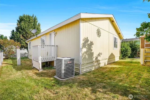 a view of backyard of house