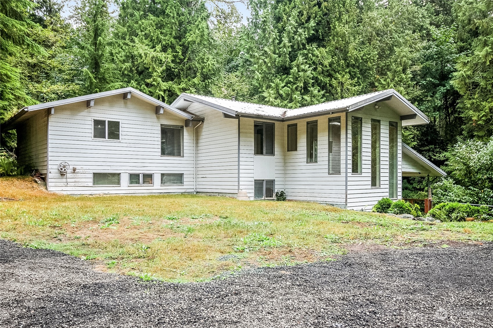 19520 Mountain View Road Northeast Duvall, WA 98019 - Photo 4 of 40 Gallery Image 4