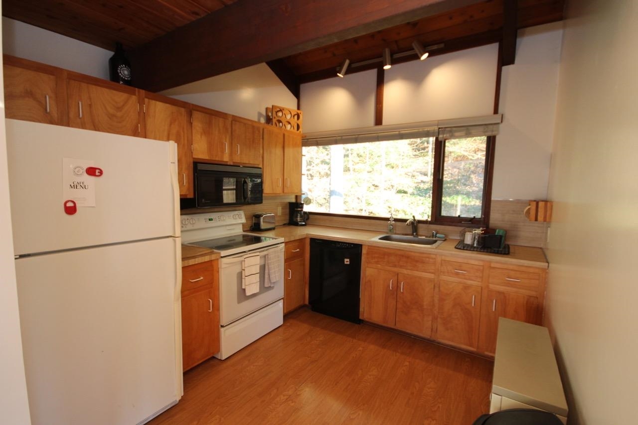 104 Deer Run Road, Unit C11 Brownsville, VT 05037 - Photo 5 of 11 Gallery Image 5