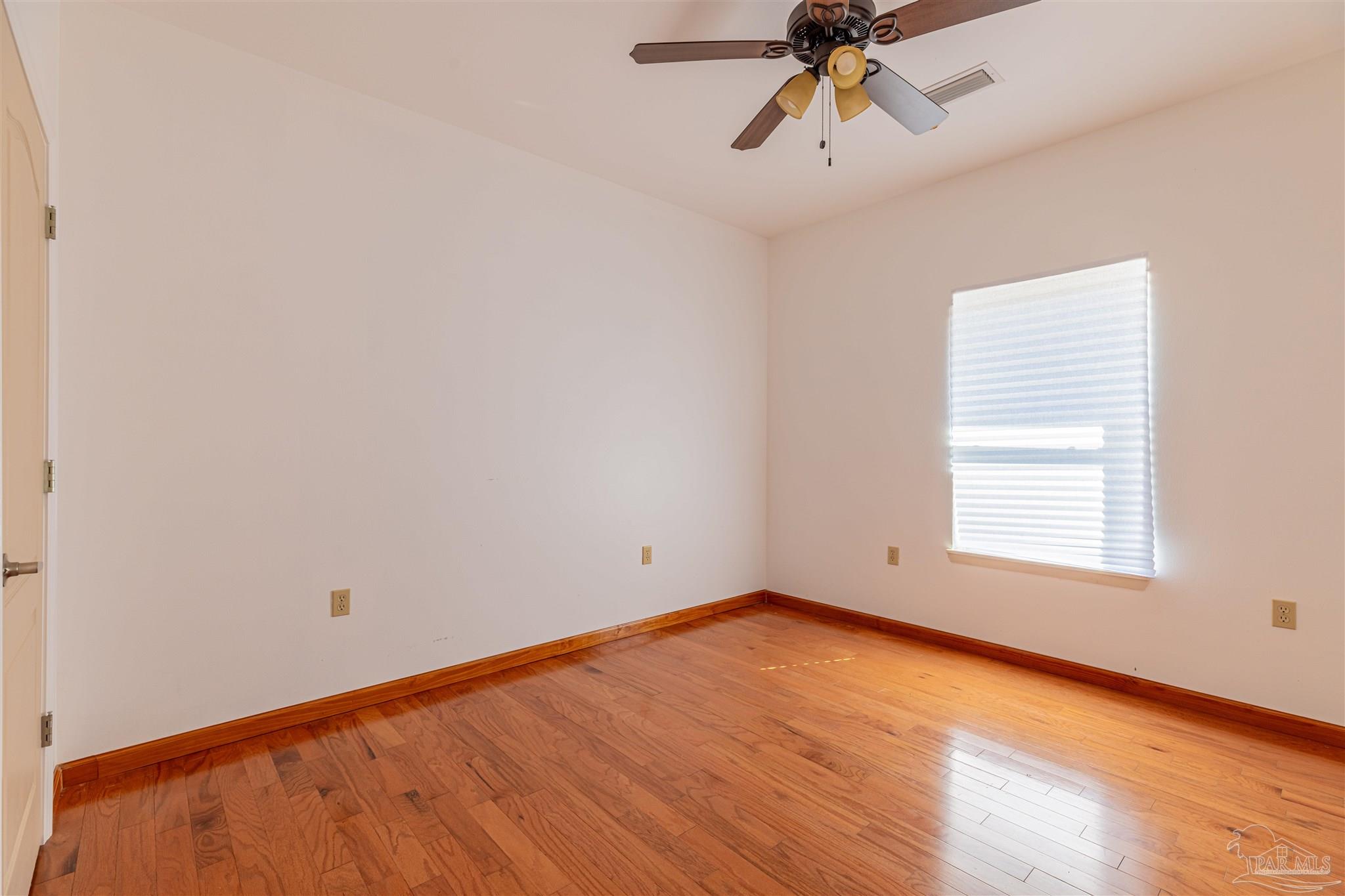 3146 Oakview Drive Milton, FL 32583 - Photo 35 of 50 leads into main bath.