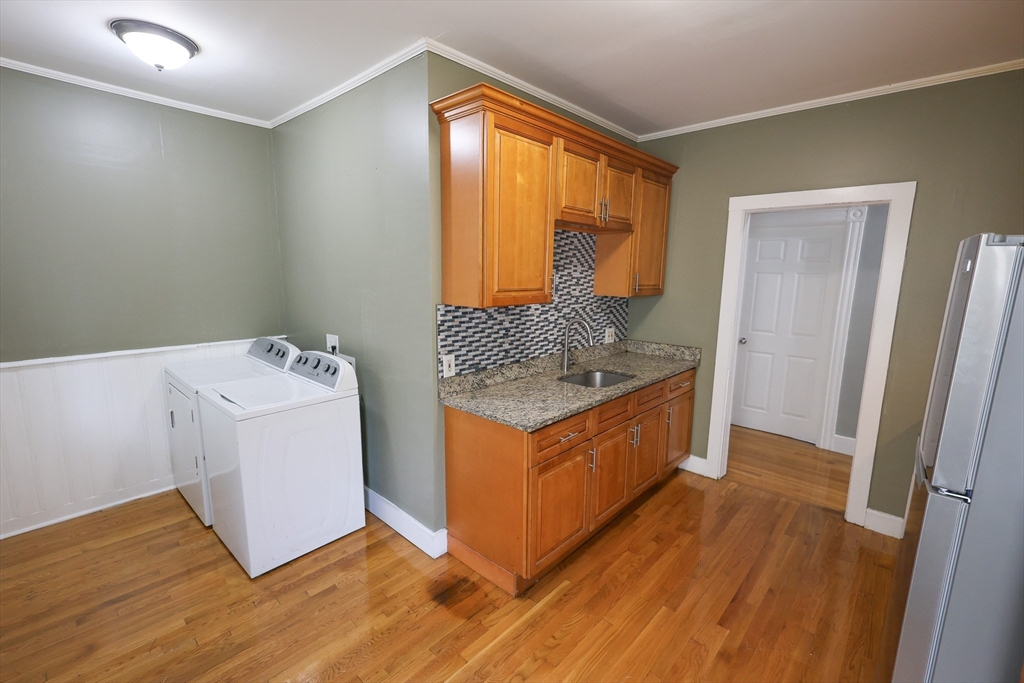 129 Draper Street, Unit 1 Boston, MA 02122 - Photo 5 of 26