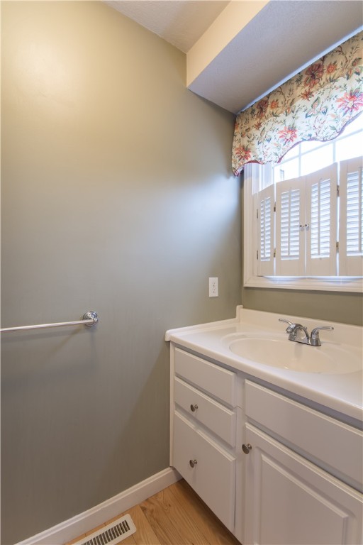 5804 Post Road, Unit 8 Warwick, RI 02818 - Photo 14 of 29 Half Bathroom