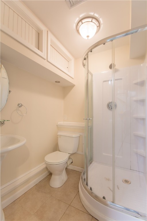 5804 Post Road, Unit 8 Warwick, RI 02818 - Photo 26 of 29 Basement Full Bathroom