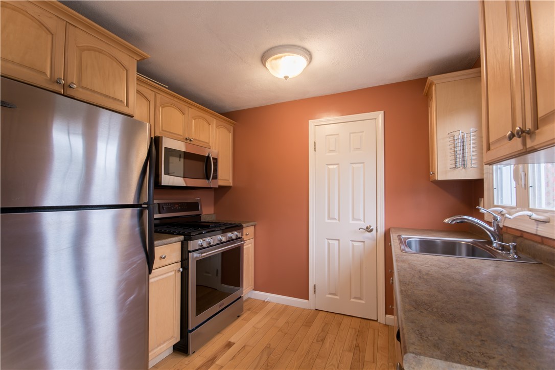 5804 Post Road, Unit 8 Warwick, RI 02818 - Photo 9 of 29 Kitchen