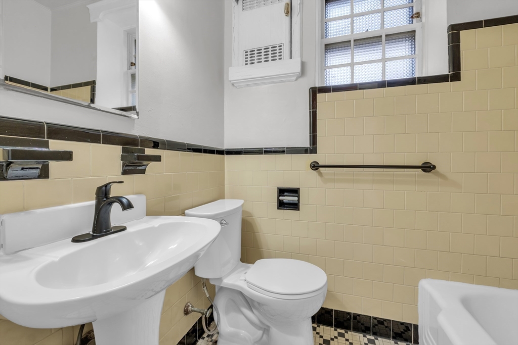 56 Elm Street, Unit 1 Worcester, MA 01609 - Photo 13 of 20