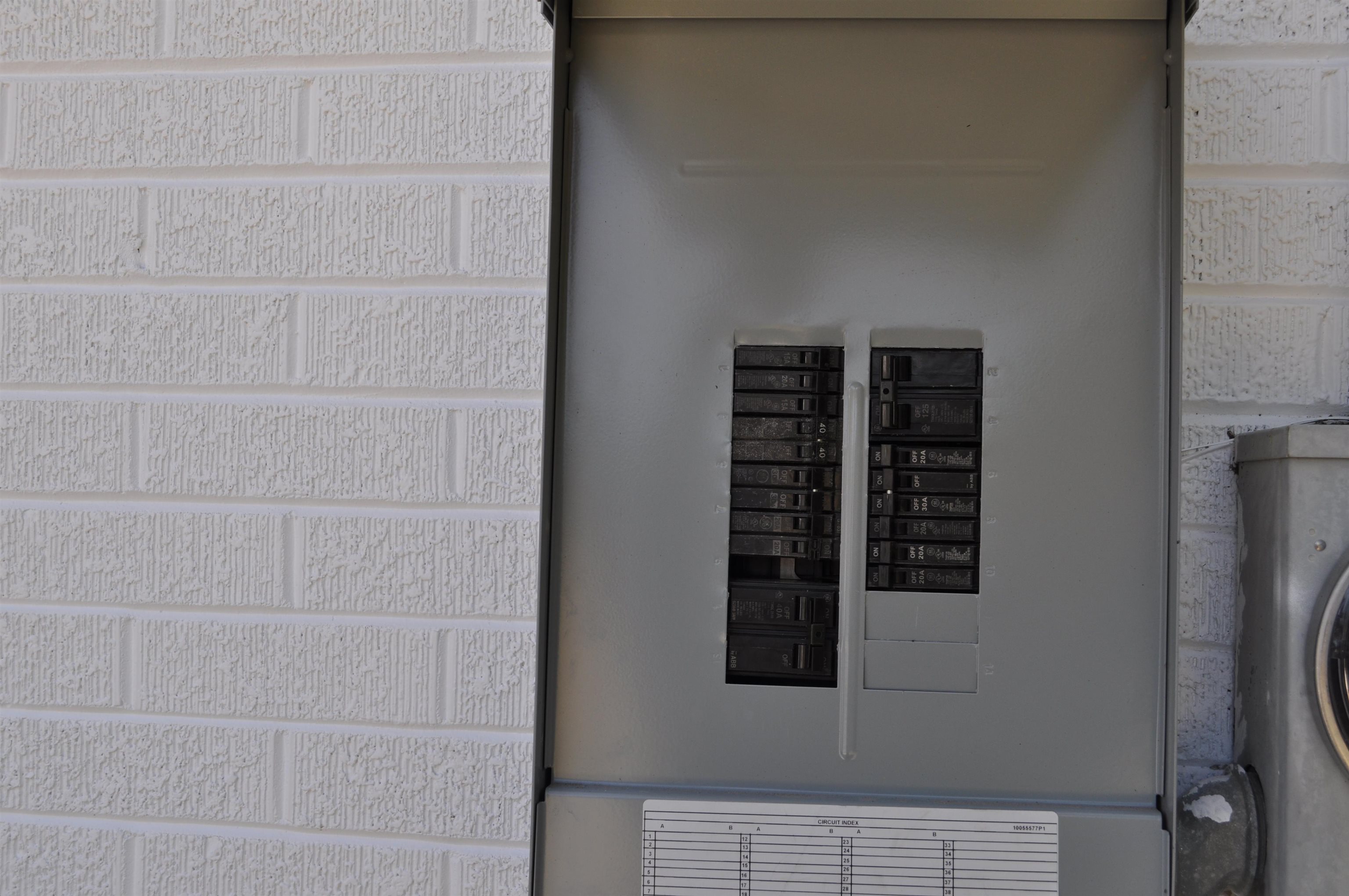 5016 Princeton Road Memphis, TN 38117 - Photo 8 of 20 a close up of a mirror