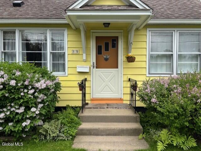 15 Albermarle Road Scotia, NY 12302 - Photo 3 of 28 blum flower 4
