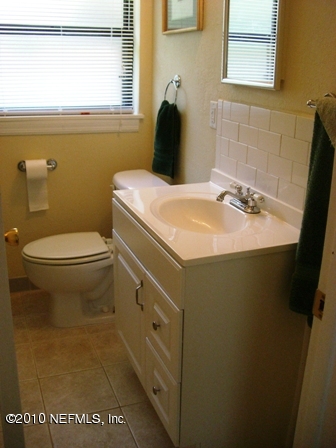 10140 Herndon Road Jacksonville, FL 32246 - Photo 13 of 23 Bathroom