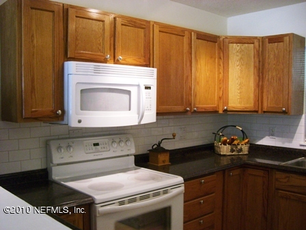 10140 Herndon Road Jacksonville, FL 32246 - Photo 3 of 23 Kitchen