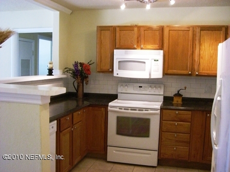 10140 Herndon Road Jacksonville, FL 32246 - Photo 5 of 23 Kitchen
