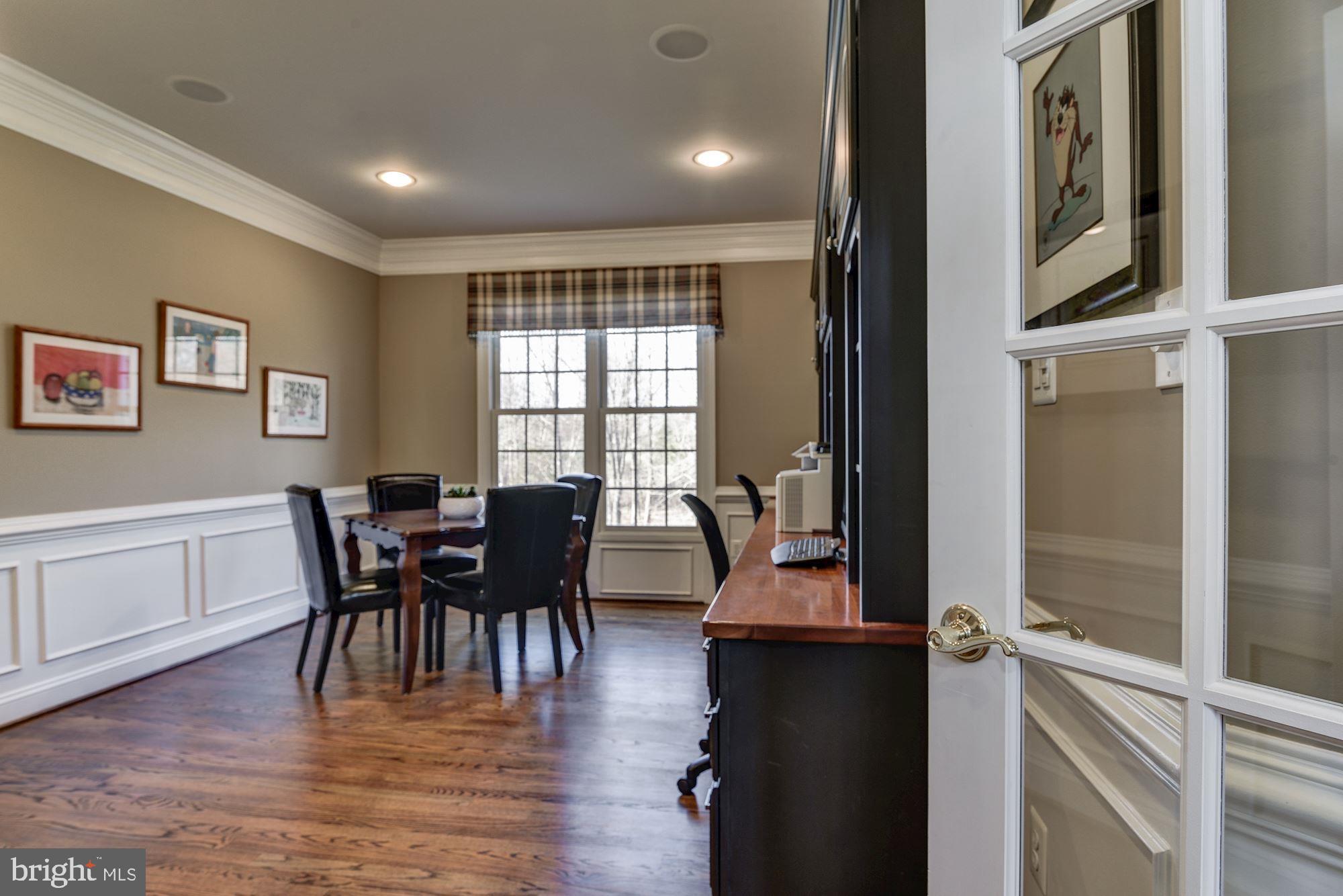 11302 Ridge Mist Terrace Potomac, MD 20854 - Photo 5 of 35 Gallery Image 5