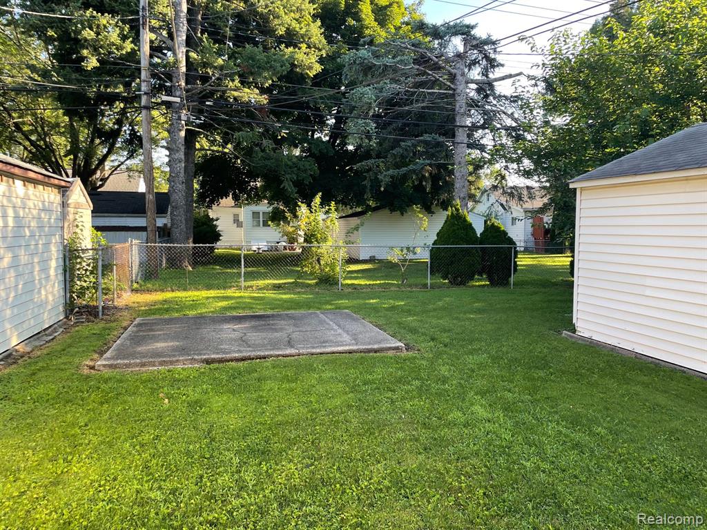 8439 Harding Street Center Line, MI 48015 - Photo 17 of 17