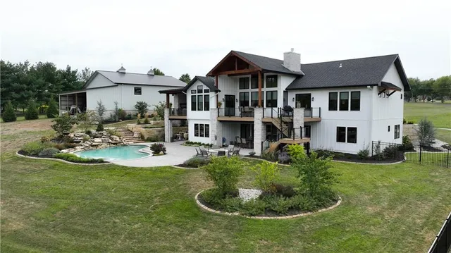 $2,195,000 | 10615 Lancaster Road, Liberty, MO 64068