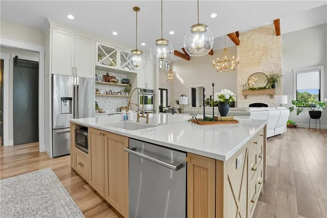 $2,195,000 | 10615 Lancaster Road, Liberty, MO 64068