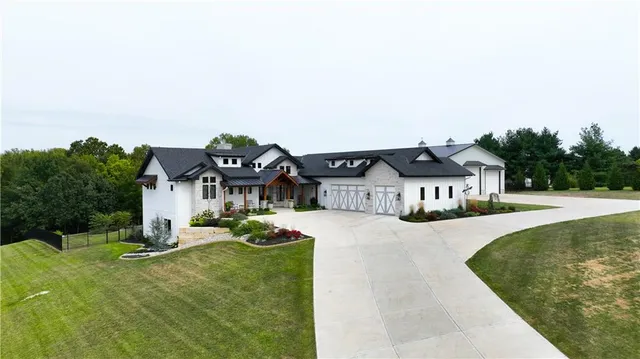 $2,195,000 | 10615 Lancaster Road, Liberty, MO 64068
