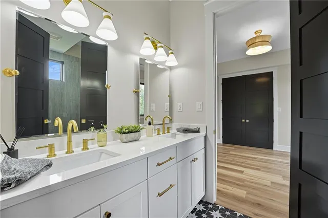 $2,195,000 | 10615 Lancaster Road, Liberty, MO 64068